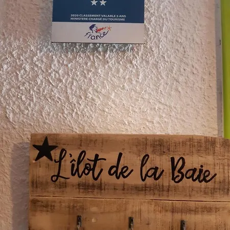 Apartment L'ilot De La Baie: Seaside With Free Parking *